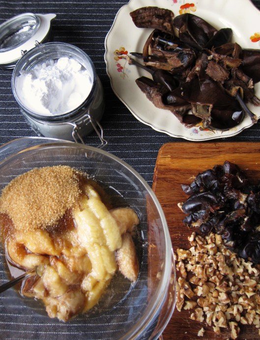 Date-Walnut Banana Cake