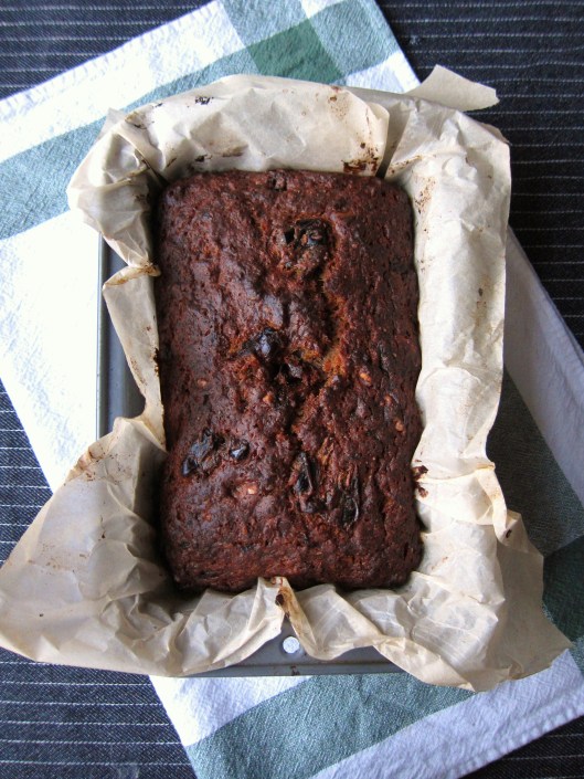 Date-Walnut Banana Cake