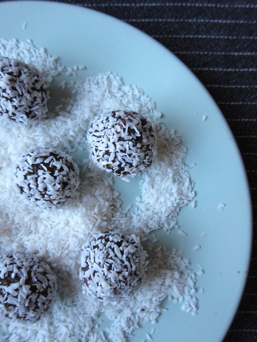 Date-Coconut Energy Bites